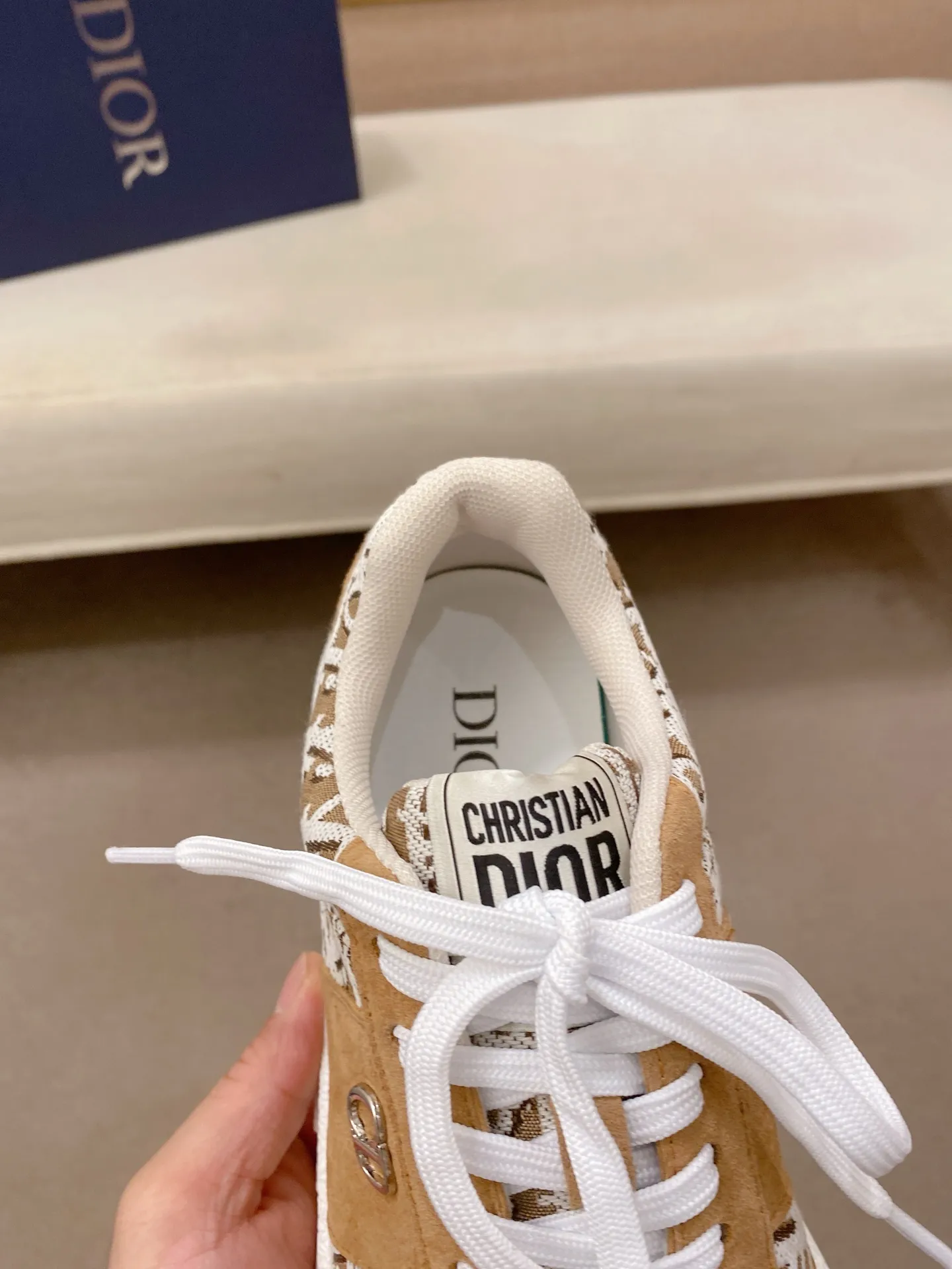 Men's shoes💰 462💰🇮🇹🇮🇹Dior d The new model is on sale at the same time at the counter. The upper 🇮🇹 is imported Italian first-layer cowhide, and the lining is fully imported sheepskin 💪💪. It is a complete 1⃣️ to 1⃣️ replica 🇮🇹💪💪, ⚠ Sole: The original sole is specially provided by the original factory. The exclusive movable molded sole is super comfortable. ⚠Original factory single goods, 🔍🔍high quality, you can enter and leave the counter at will, welcome to compare⚠. Code number: 38-44. Can be customized 45-46